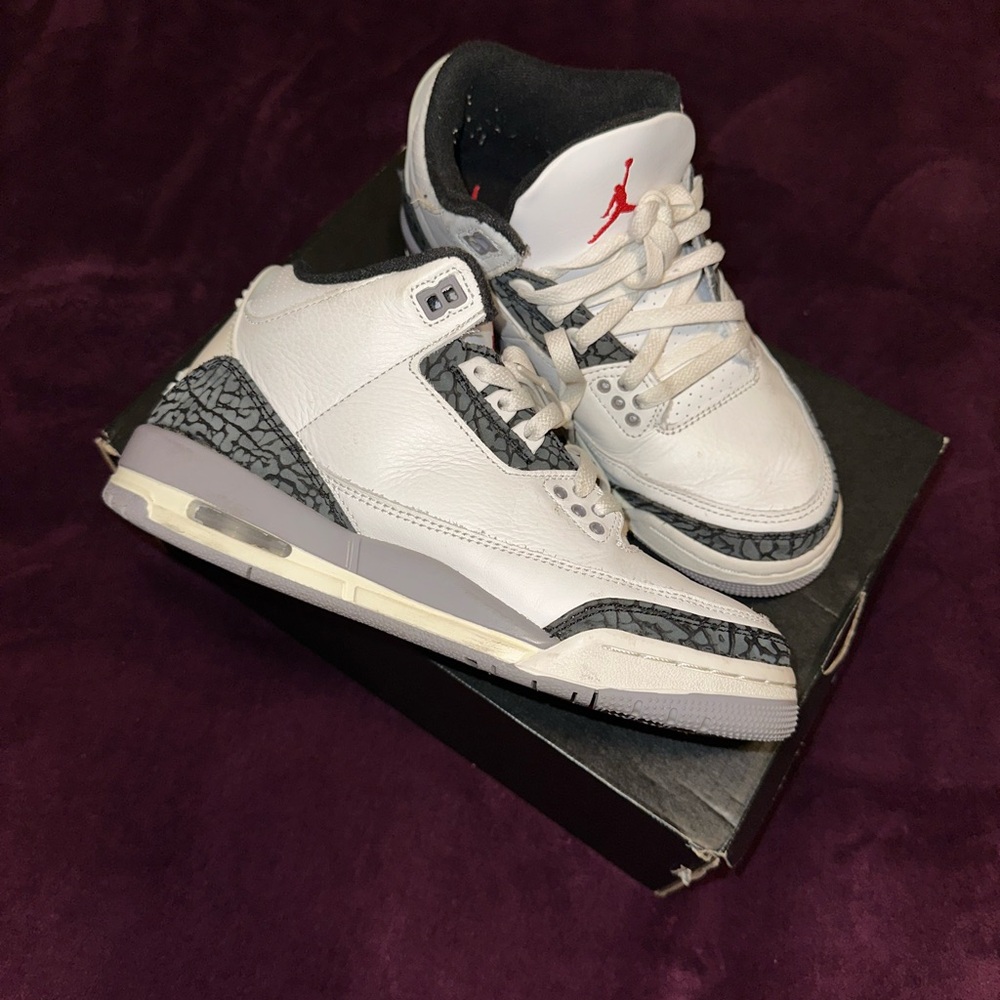 Jordan Kids Sneakers in White and Gray